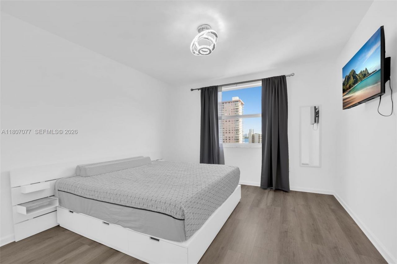 17150 N Bay Rd, Unit 2814, Sunny Isles Beach, FL 33160 Photo