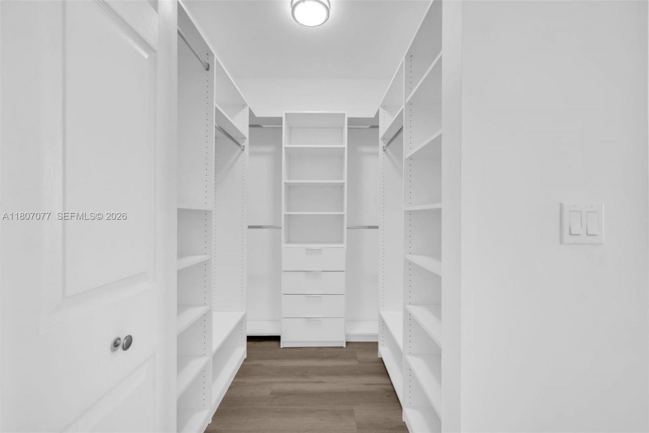 17150 N Bay Rd, Unit 2814, Sunny Isles Beach, FL 33160 Photo