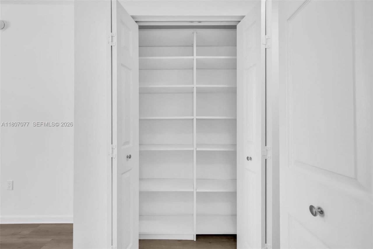 17150 N Bay Rd, Unit 2814, Sunny Isles Beach, FL 33160 Photo