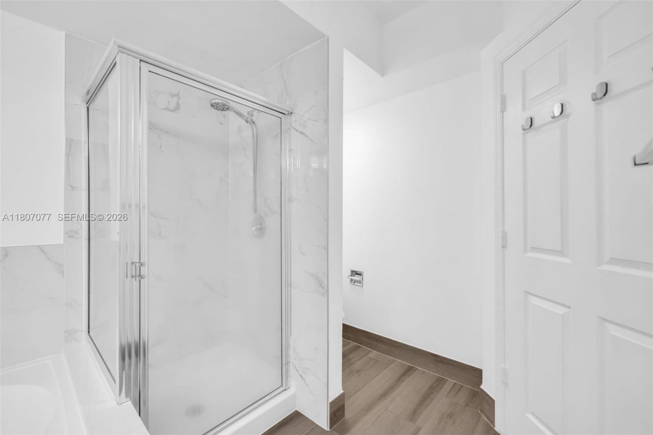 17150 N Bay Rd, Unit 2814, Sunny Isles Beach, FL 33160 Photo