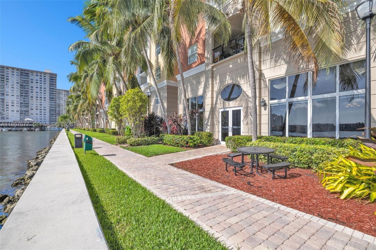 17150 N Bay Rd, Unit 2814, Sunny Isles Beach, FL 33160 Photo