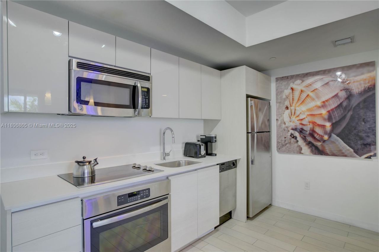 2602 E Hallandale Beach Blvd, Unit R407, Hallandale Beach, FL 33009 Photo