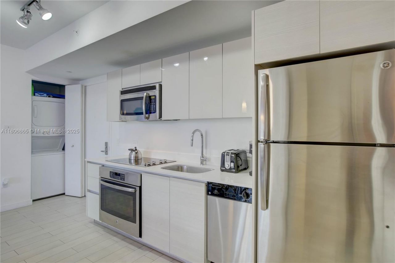 2602 E Hallandale Beach Blvd, Unit R407, Hallandale Beach, FL 33009 Photo