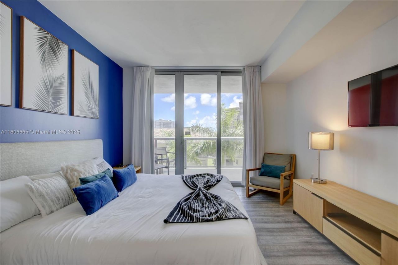 2602 E Hallandale Beach Blvd, Unit R407, Hallandale Beach, FL 33009 Photo