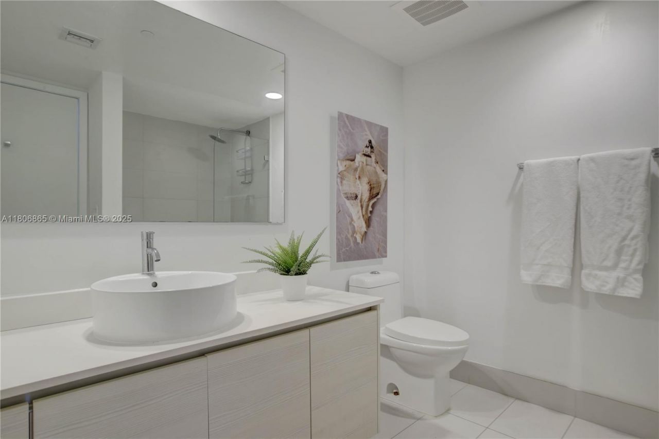 2602 E Hallandale Beach Blvd, Unit R407, Hallandale Beach, FL 33009 Photo