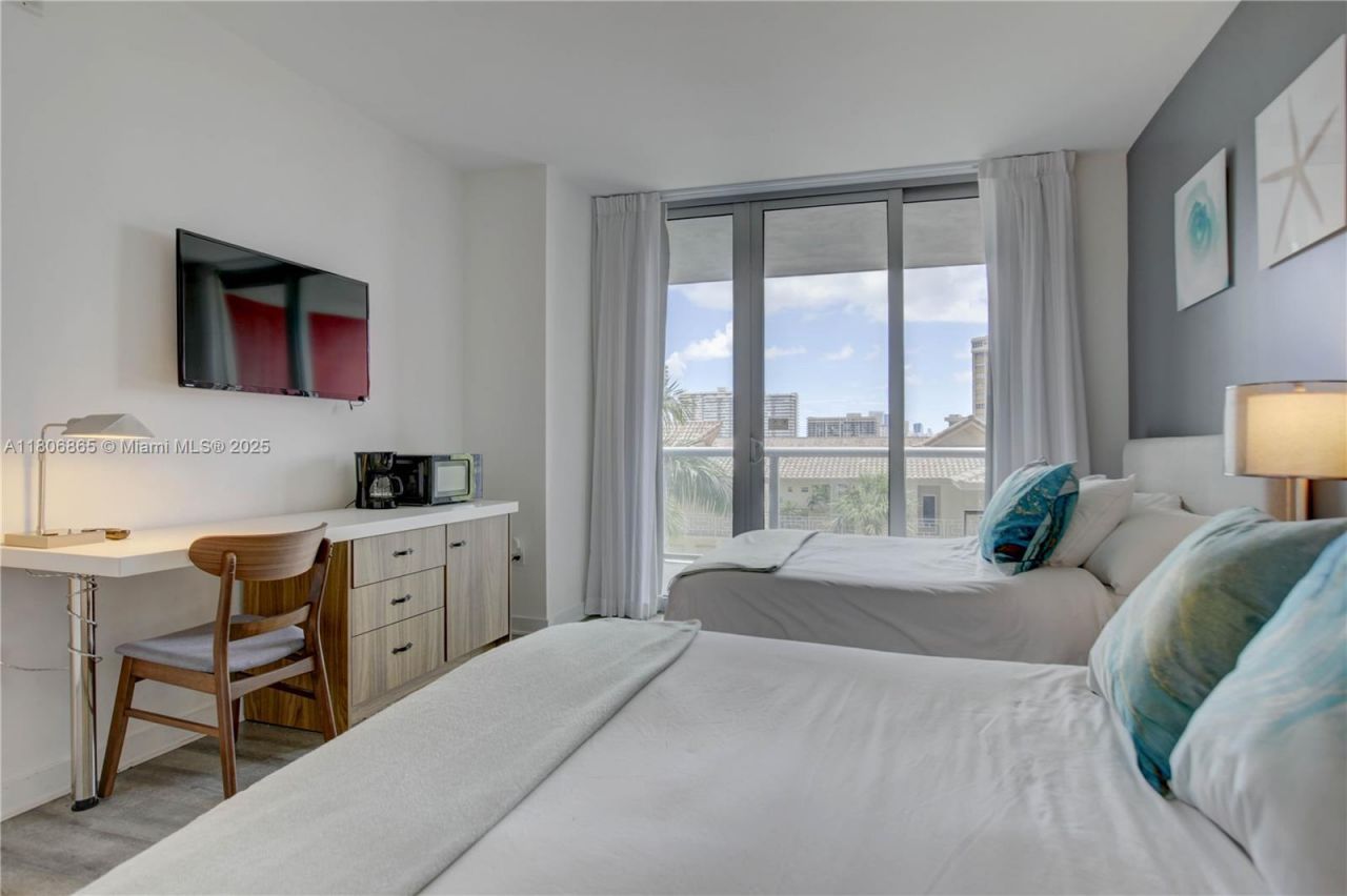 2602 E Hallandale Beach Blvd, Unit R407, Hallandale Beach, FL 33009 Photo