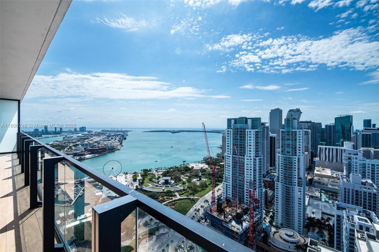 398 NE 5th St, Unit 4518, Miami, FL 33132 Photo