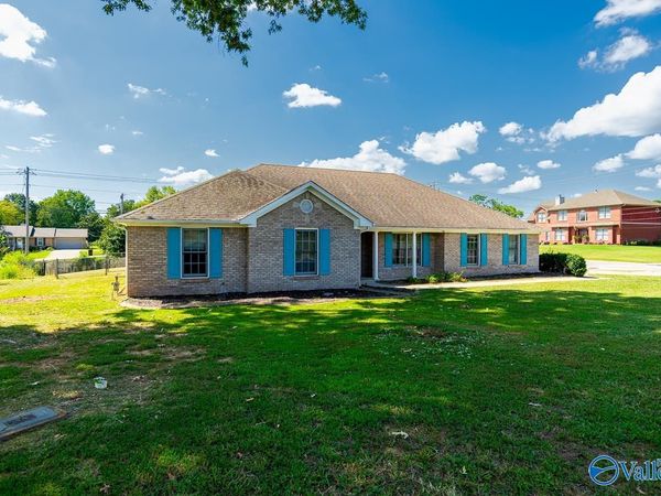 100 Clubhouse Lane, Madison, AL 35757