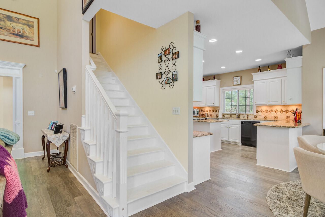 204 Bellerive Lane Photo 32