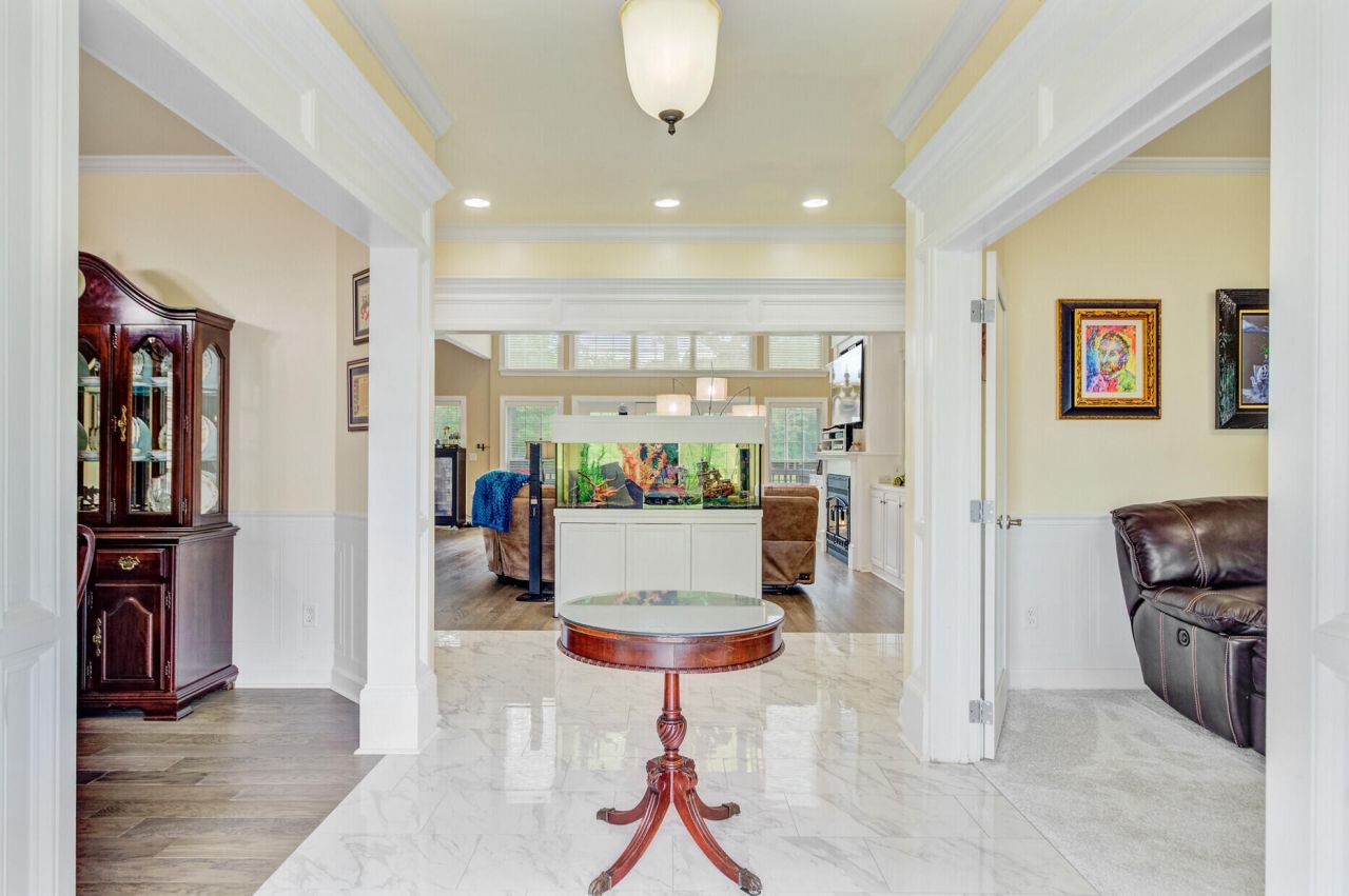 204 Bellerive Lane Photo 8