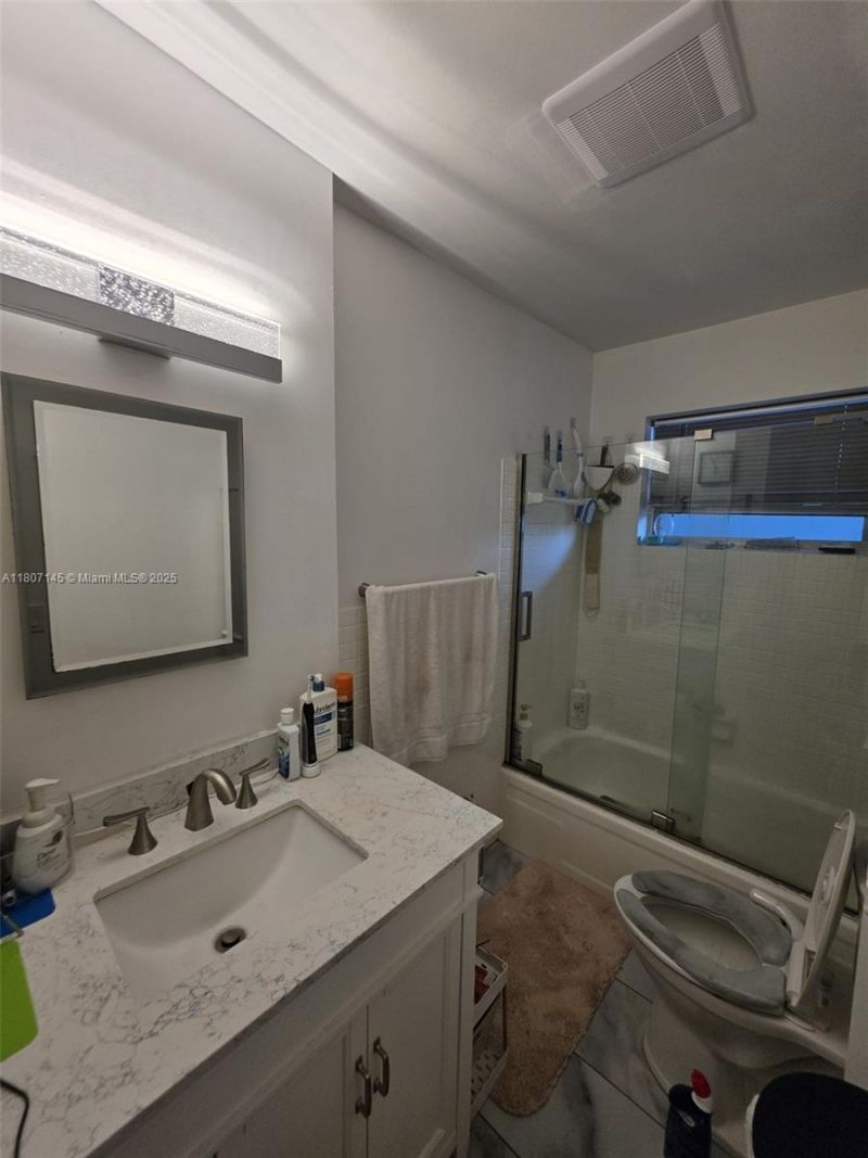 1425 Atlantic Shores Blvd, Unit 204, Hallandale Beach, FL 33009 Photo
