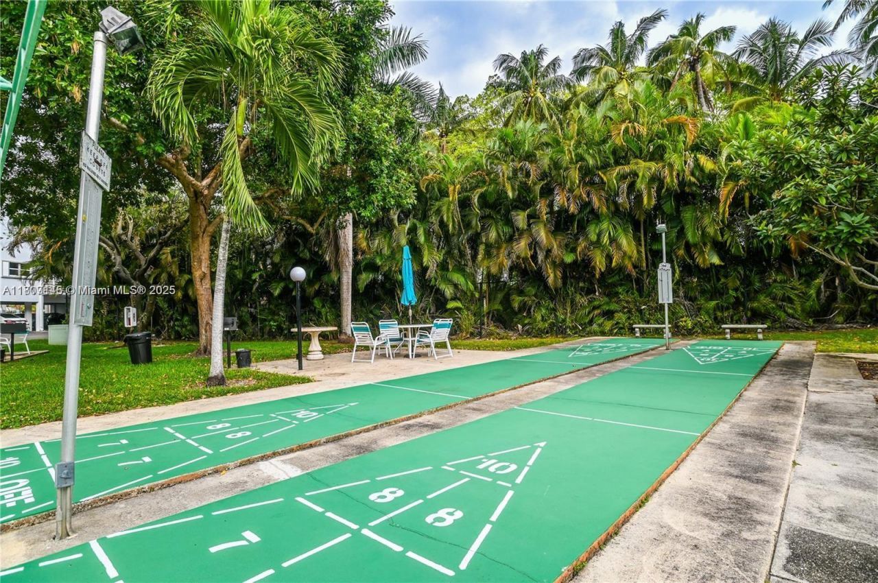 1425 Atlantic Shores Blvd, Unit 204, Hallandale Beach, FL 33009 Photo