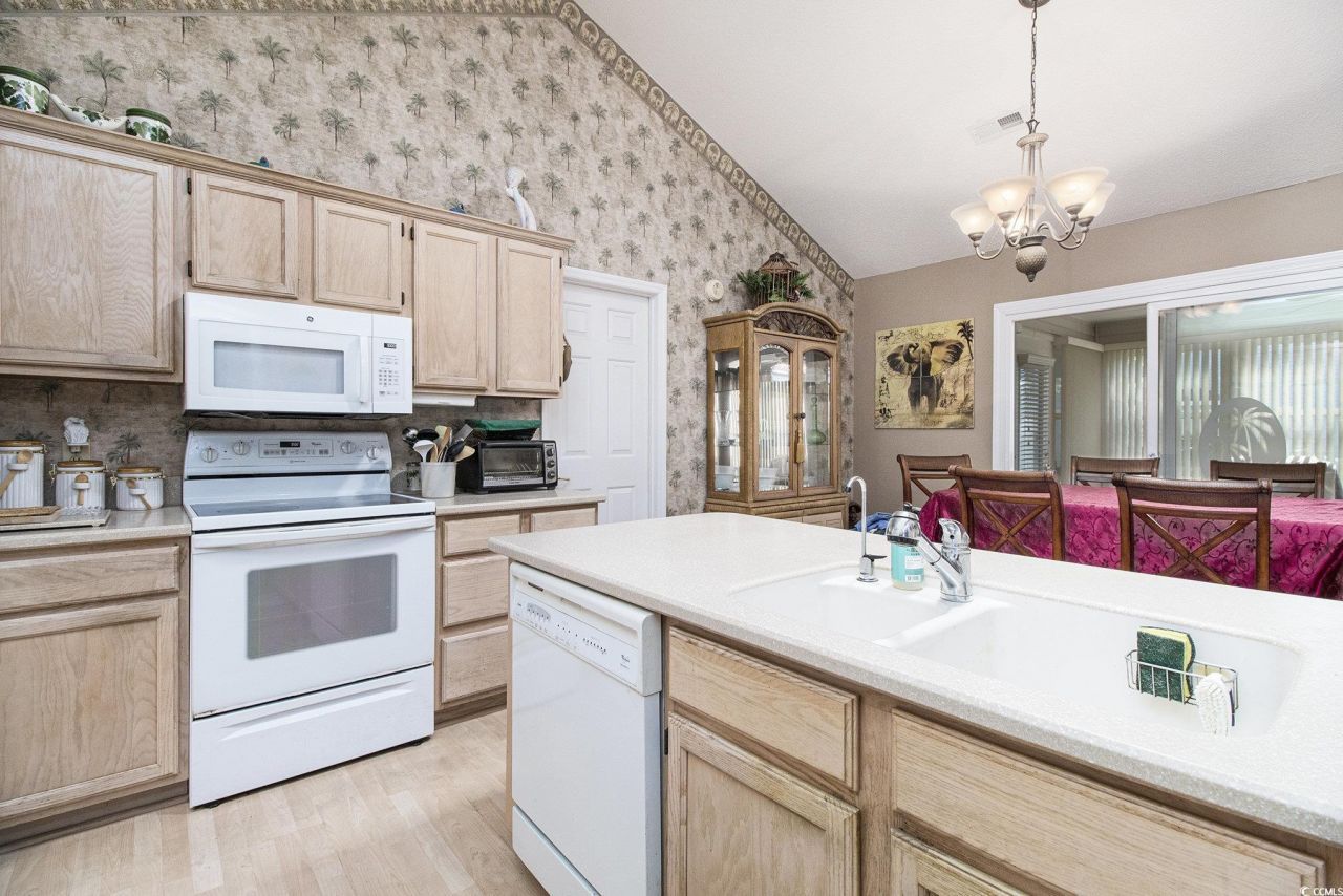 3910 Stillwood Dr. Photo 10