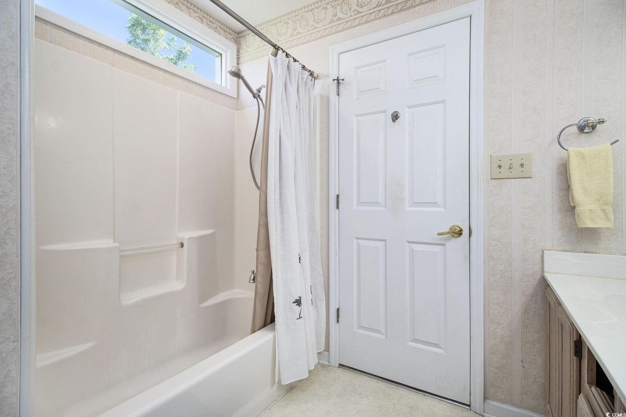 3910 Stillwood Dr. Photo 18