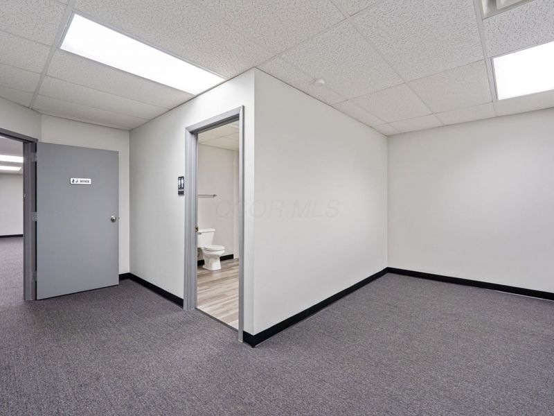 5890 Chandler Court, Unit B, Westerville, OH 43082 Photo 17
