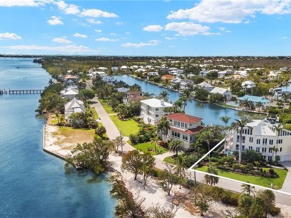1581 San Carlos Bay DR, SANIBEL, FL 33957