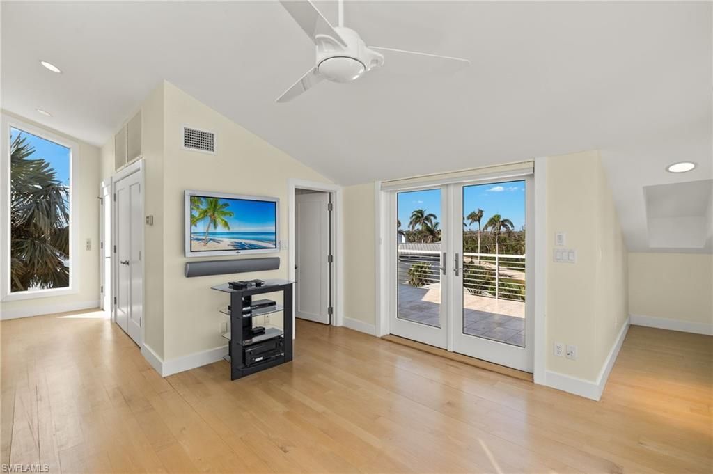 1581 San Carlos Bay Dr, Sanibel, FL 33957 Photo