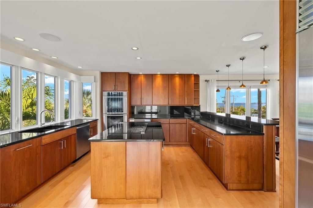 1581 San Carlos Bay Dr, Sanibel, FL 33957 Photo