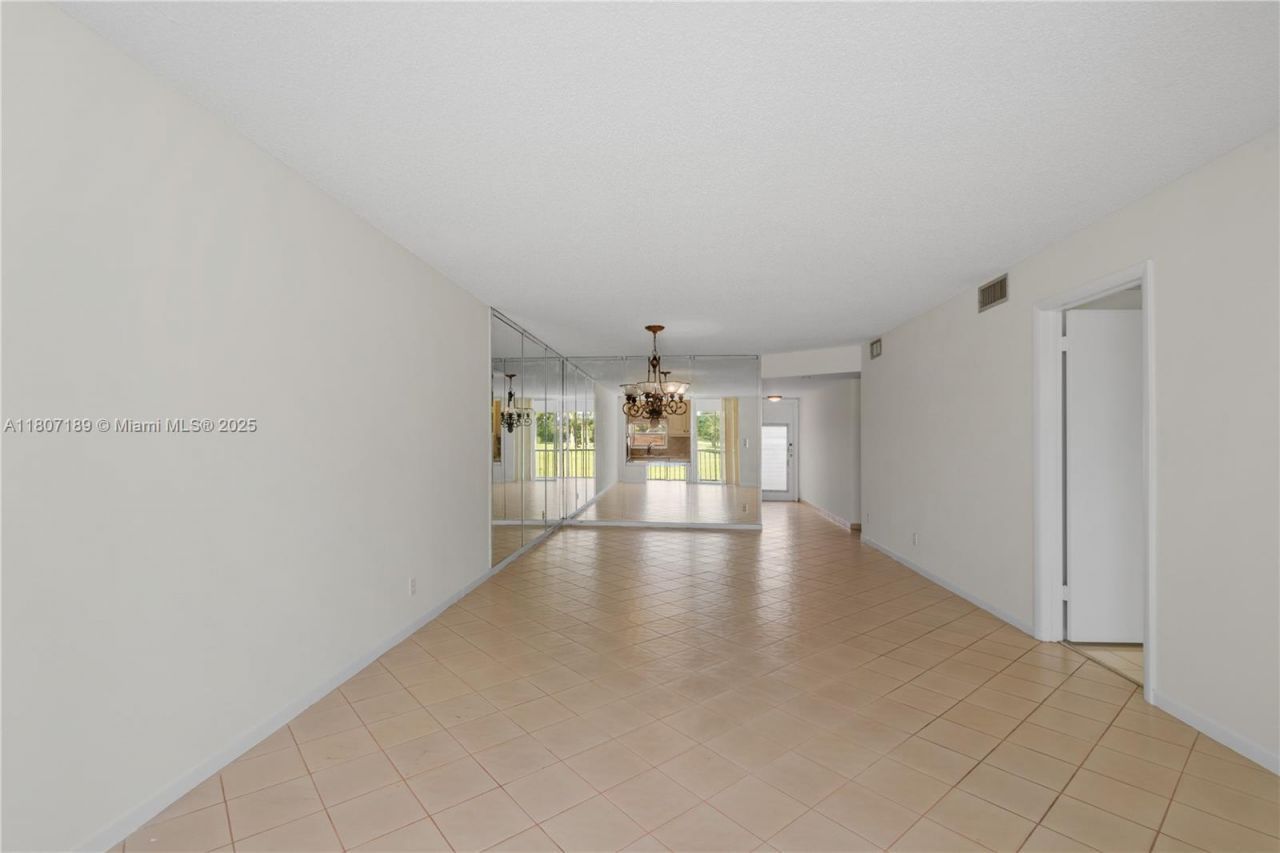 9220 S Hollybrook Lake Dr, Unit 208, Pembroke Pines, FL 33025 Photo