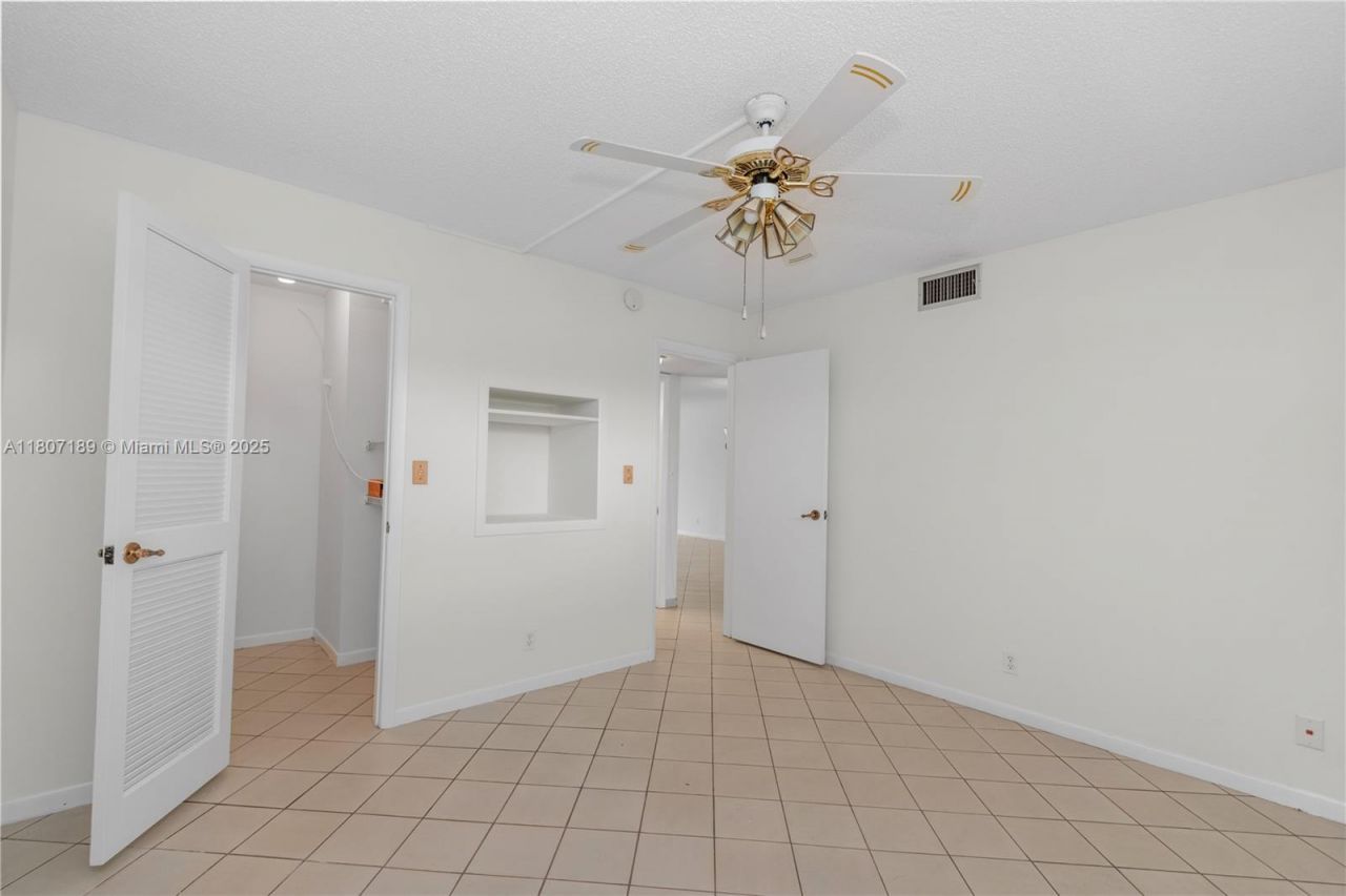 9220 S Hollybrook Lake Dr, Unit 208, Pembroke Pines, FL 33025 Photo