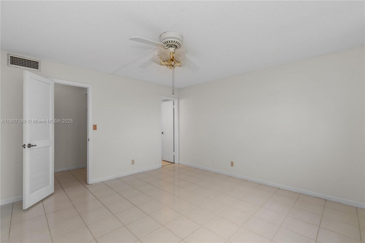 9220 S Hollybrook Lake Dr, Unit 208, Pembroke Pines, FL 33025 Photo