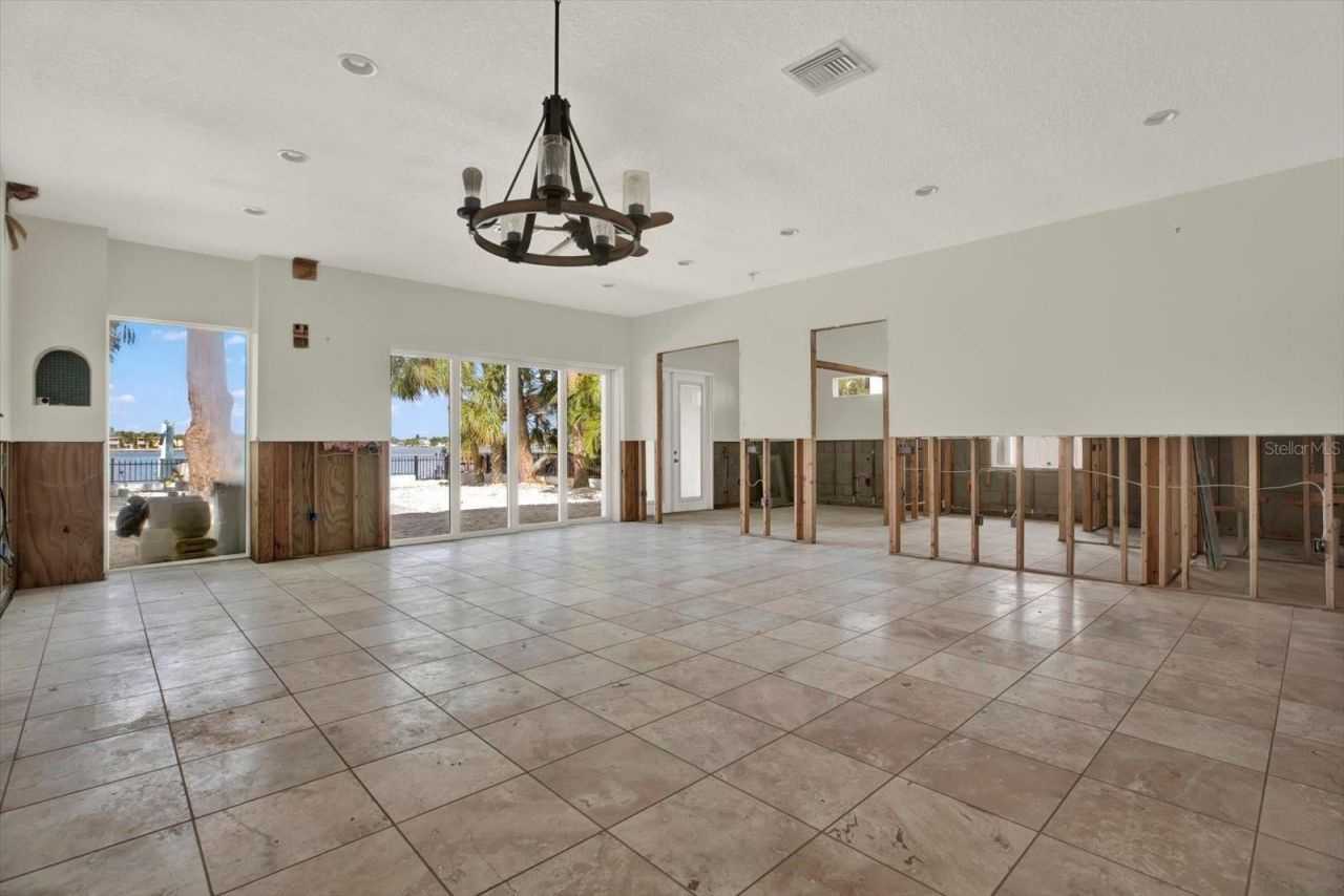 3800 Shore Acres Boulevard Ne, Saint Petersburg, FL 33703 Photo