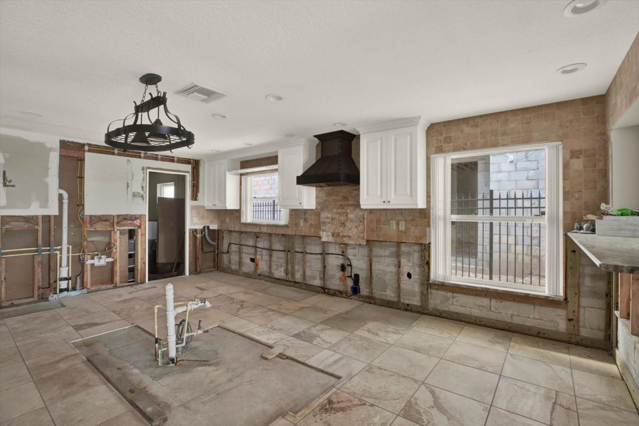 3800 Shore Acres Boulevard Ne, Saint Petersburg, FL 33703 Photo