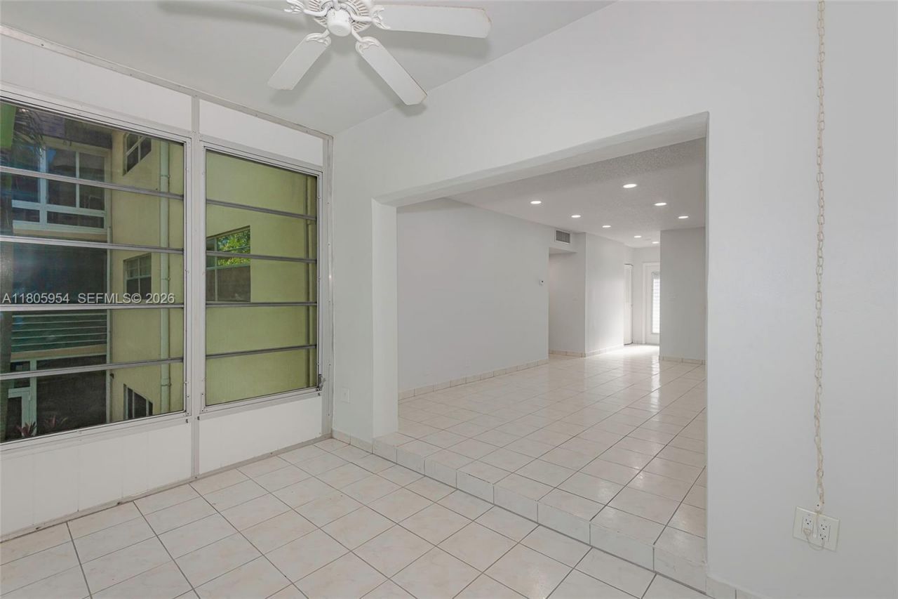 5141 W Oakland Park Blvd, Unit 210, Lauderdale Lakes, FL 33313 Photo