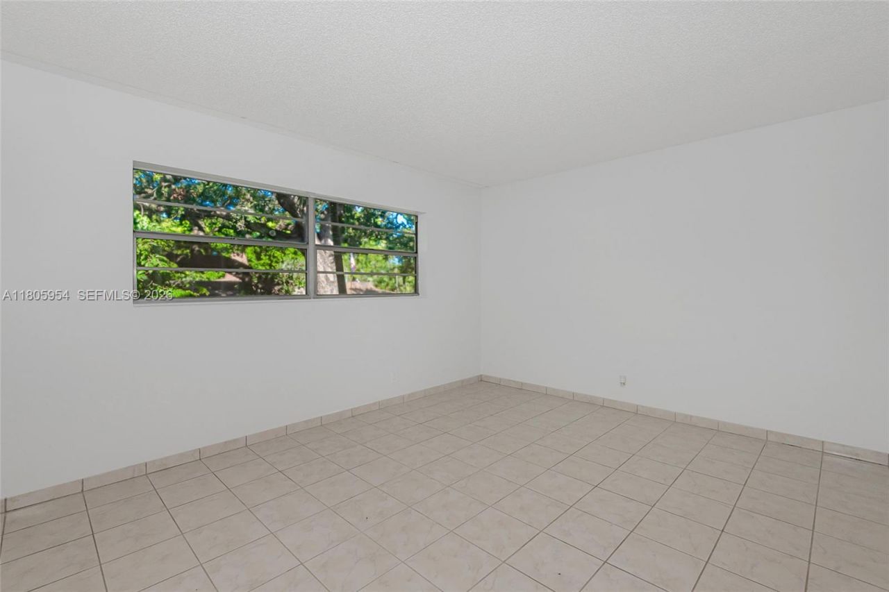 5141 W Oakland Park Blvd, Unit 210, Lauderdale Lakes, FL 33313 Photo