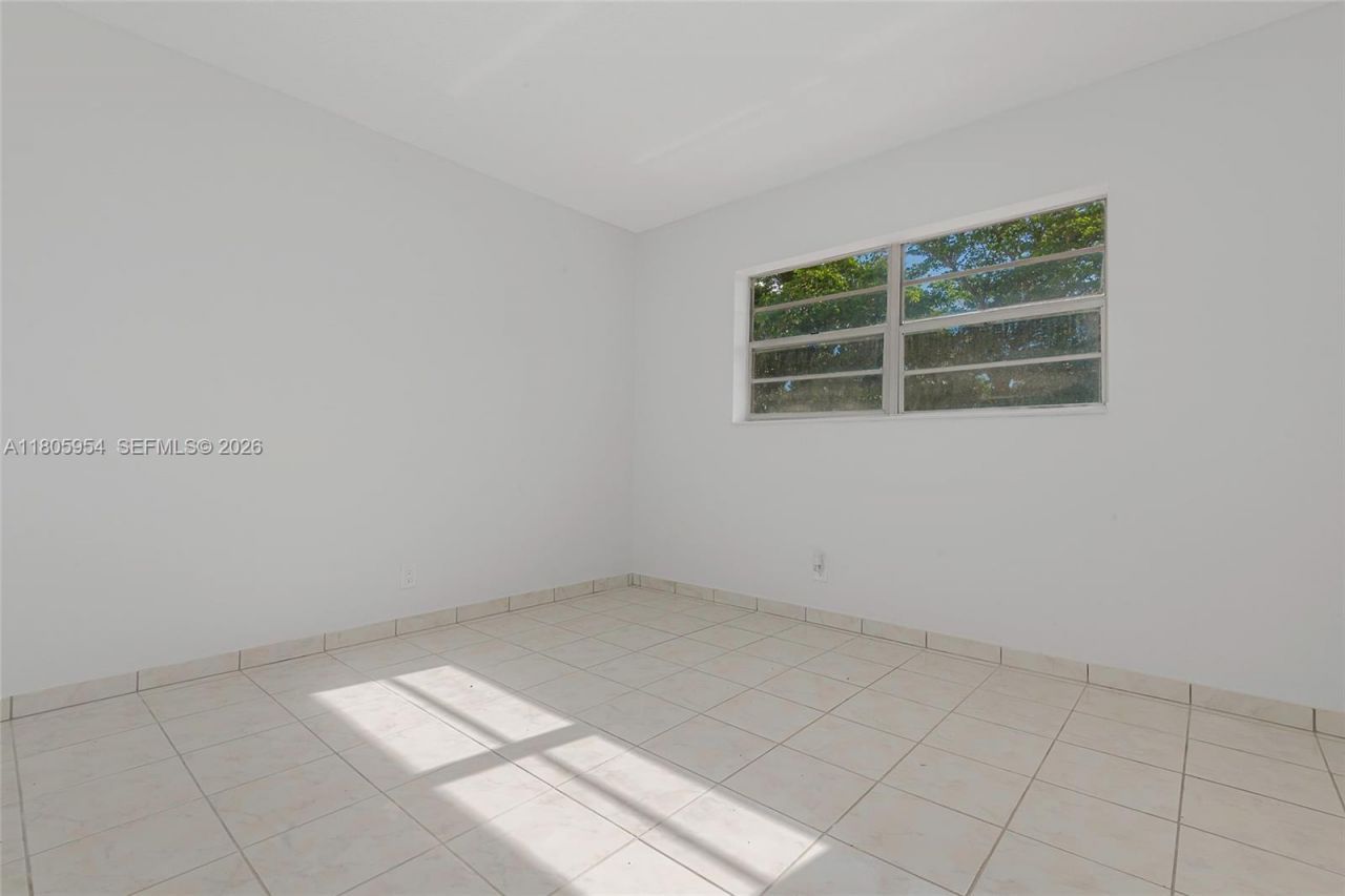 5141 W Oakland Park Blvd, Unit 210, Lauderdale Lakes, FL 33313 Photo