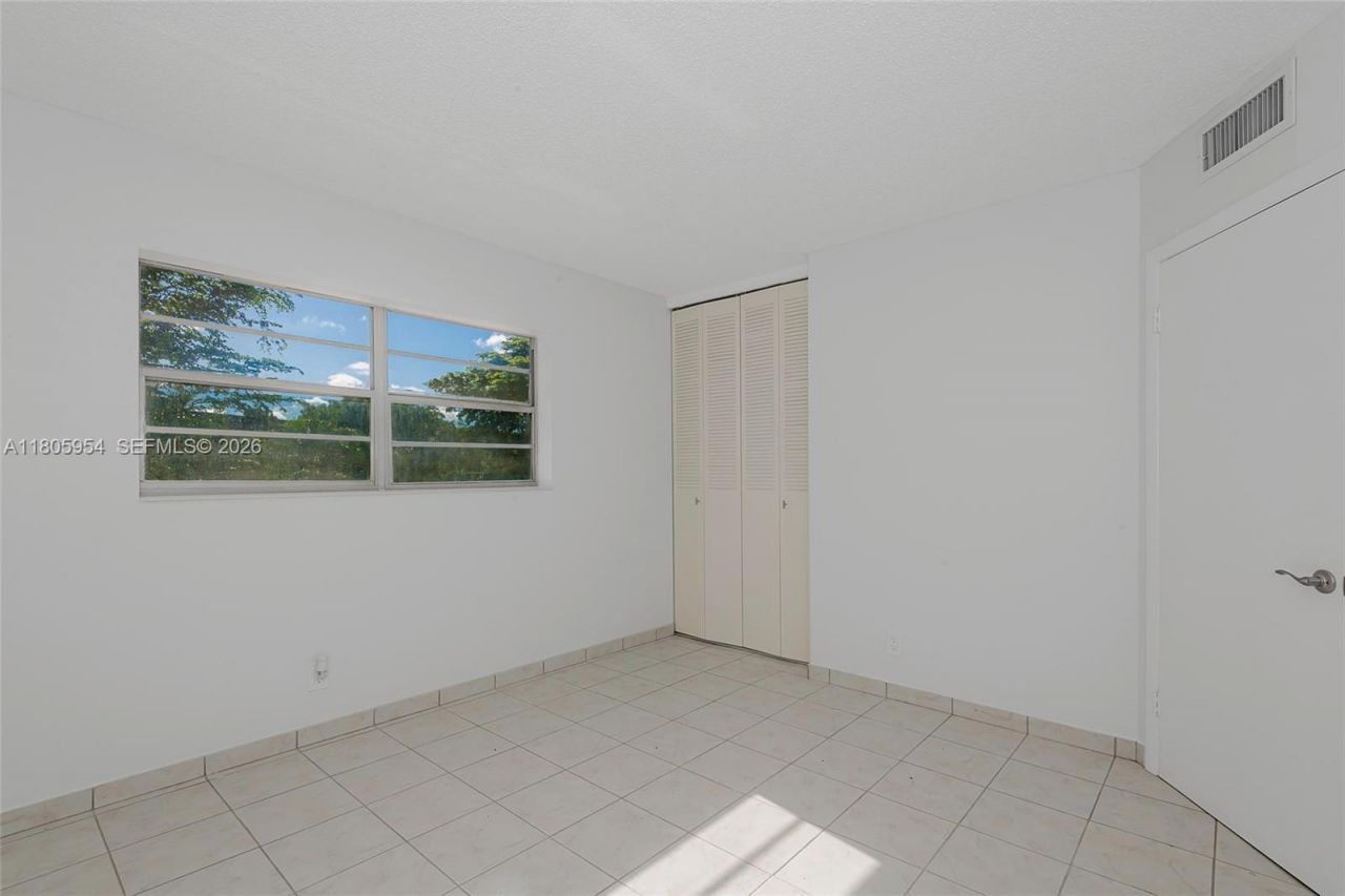 5141 W Oakland Park Blvd, Unit 210, Lauderdale Lakes, FL 33313 Photo