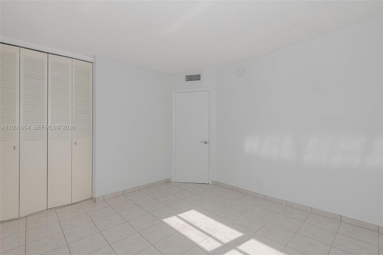 5141 W Oakland Park Blvd, Unit 210, Lauderdale Lakes, FL 33313 Photo