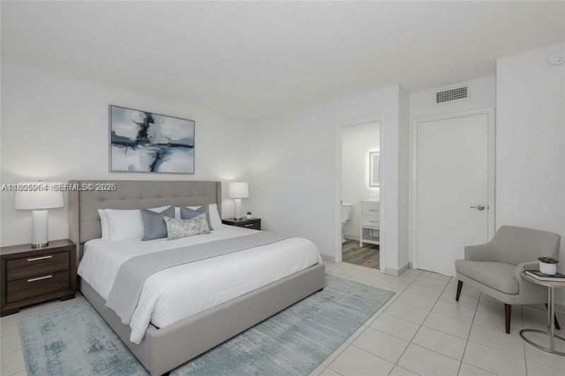 5141 W Oakland Park Blvd, Unit 210, Lauderdale Lakes, FL 33313 Photo
