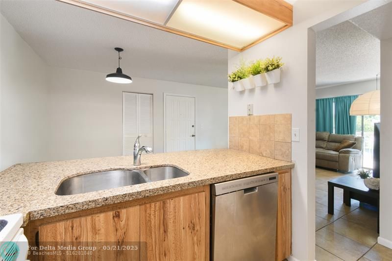 3402 Gardens East Drive, Unit 14B, Palm Beach Gardens, FL 33410 Photo