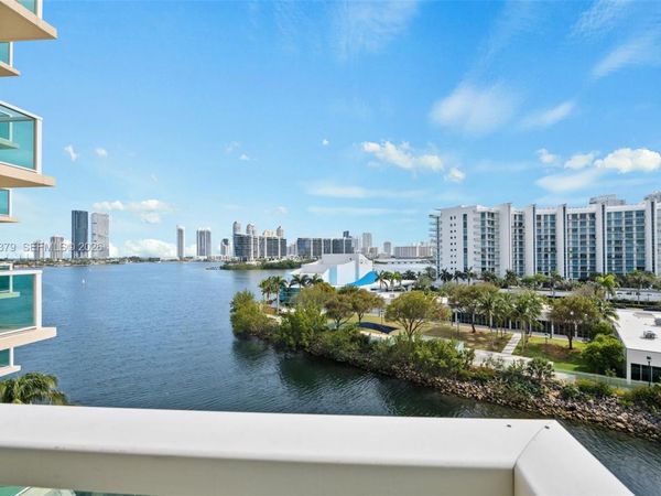 3330 NE 190th St, Unit 717, Aventura, FL 33180