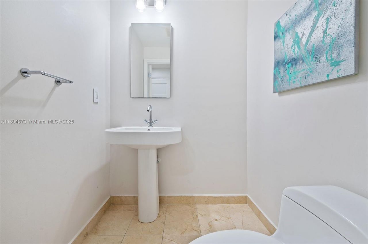 3330 NE 190th St, Unit 717, Aventura, FL 33180 Photo