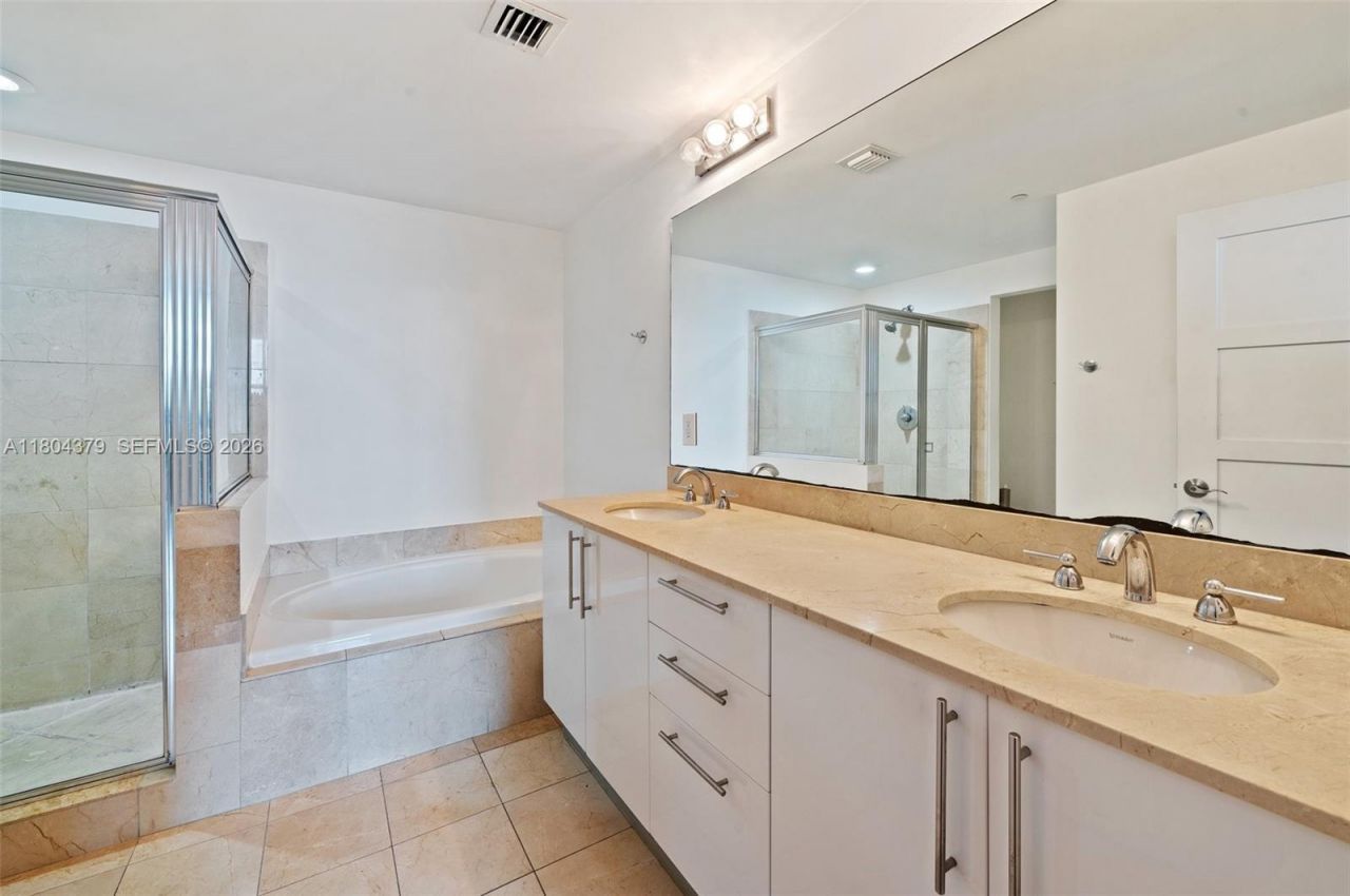 3330 NE 190th St, Unit 717, Aventura, FL 33180 Photo