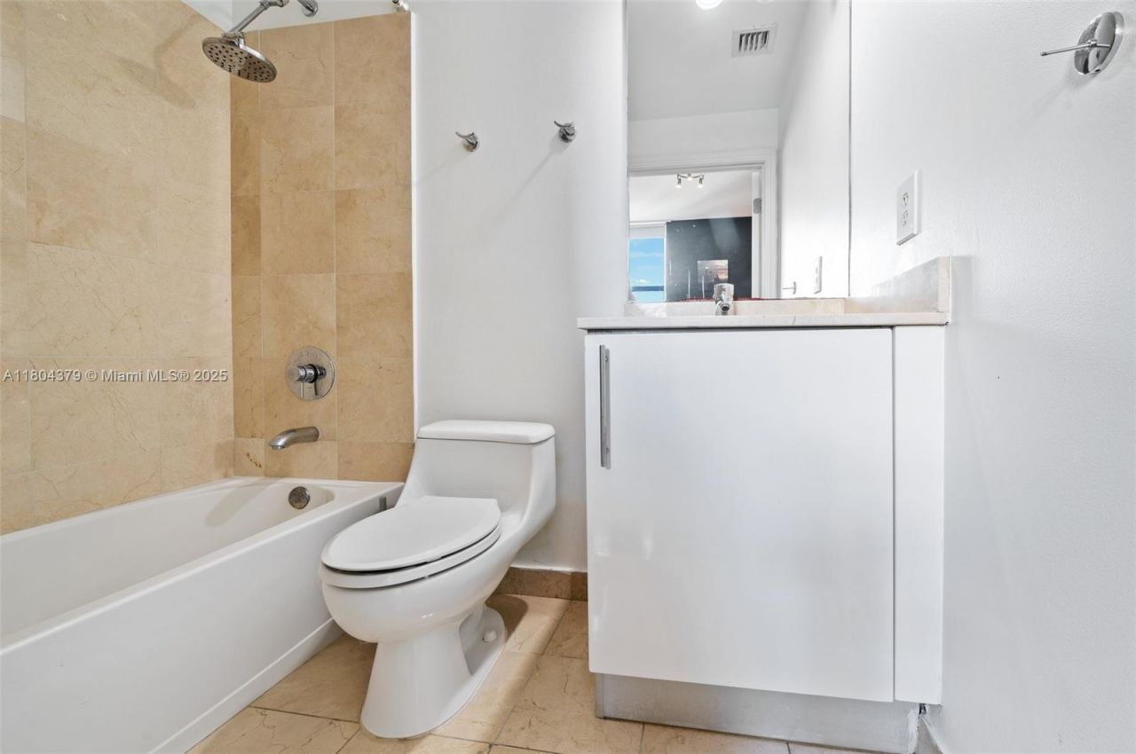 3330 NE 190th St, Unit 717, Aventura, FL 33180 Photo