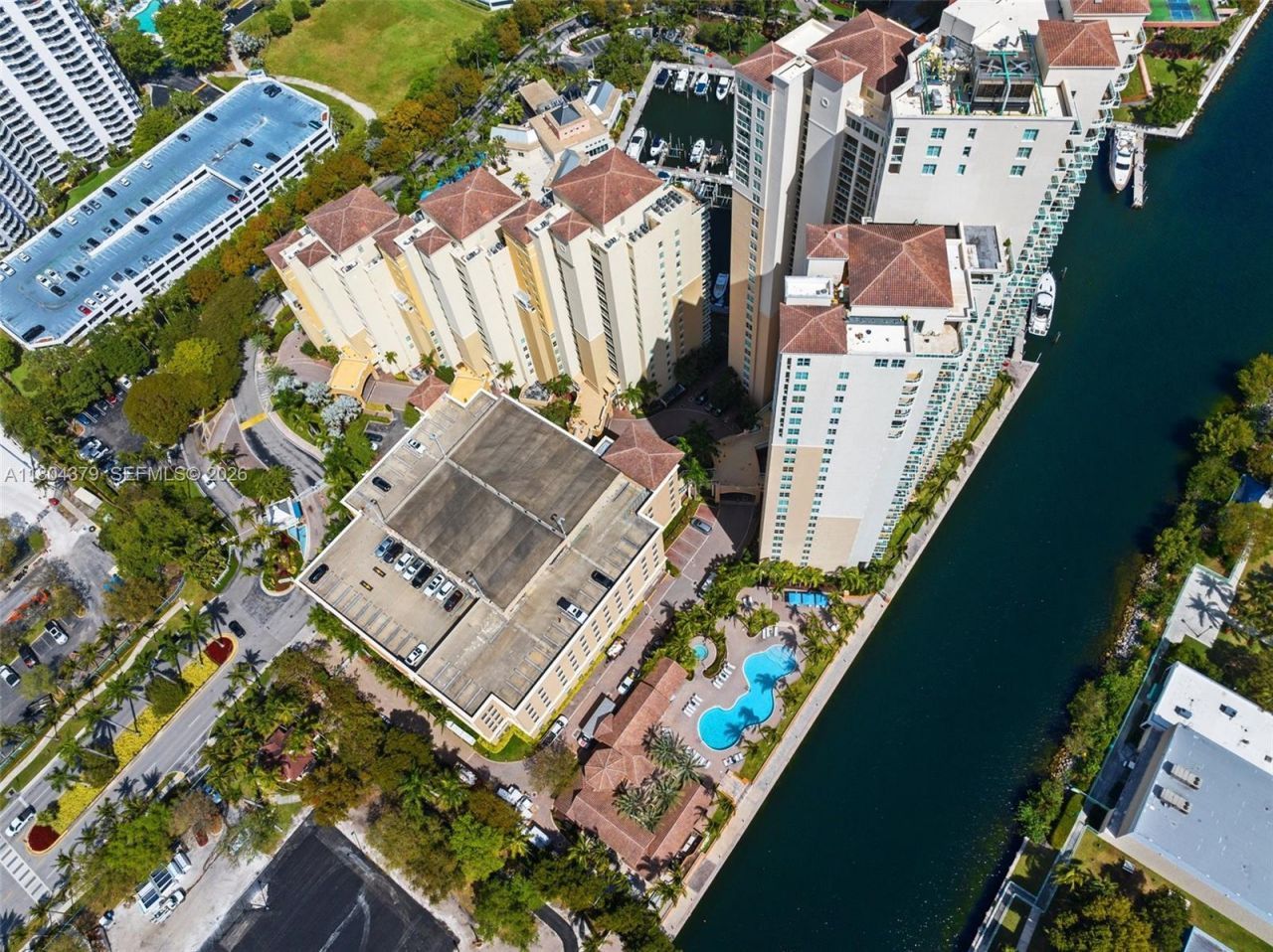3330 NE 190th St, Unit 717, Aventura, FL 33180 Photo