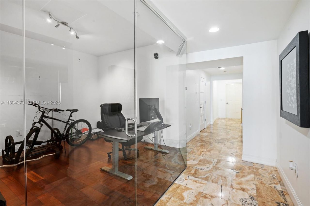 3330 NE 190th St, Unit 717, Aventura, FL 33180 Photo