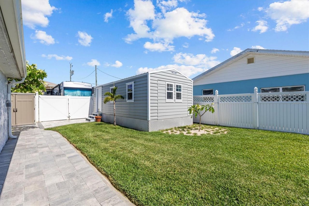 4387 6th Isle Drive, Hernando Beach, FL 34607 Photo