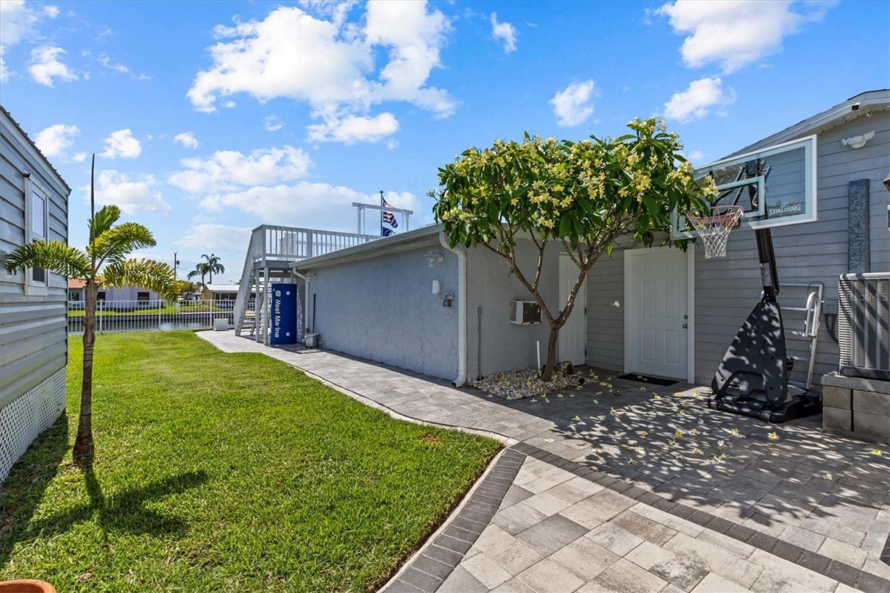 4387 6th Isle Drive, Hernando Beach, FL 34607 Photo