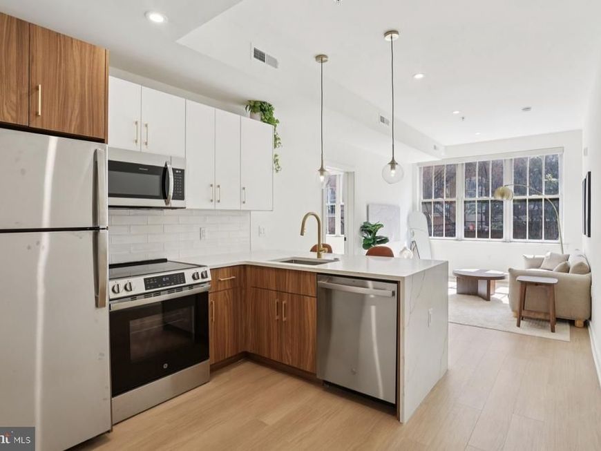 416 Vine Street, Unit 310, Philadelphia, PA 19106 Main Photo