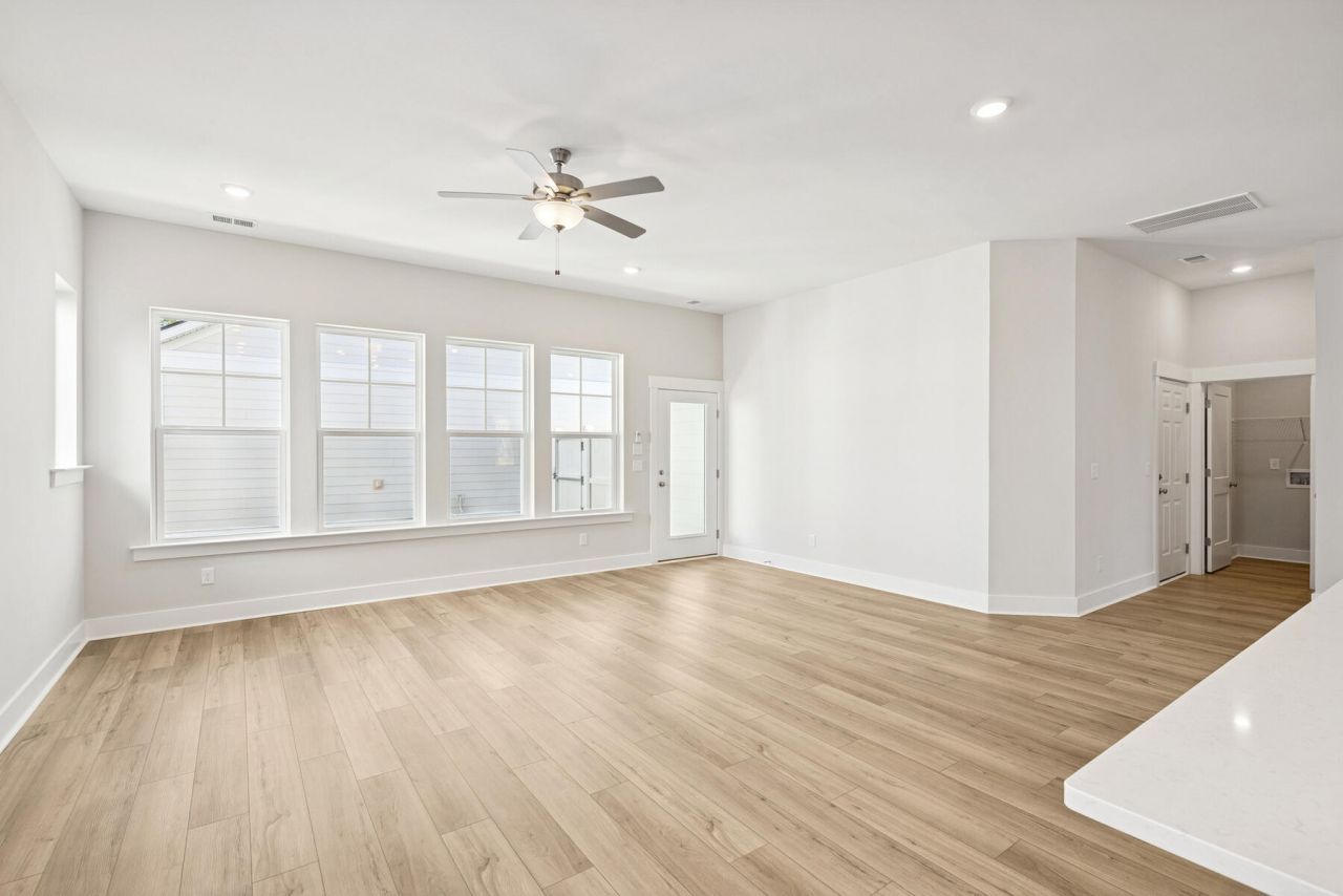 324 Trailmore Lane Photo 7