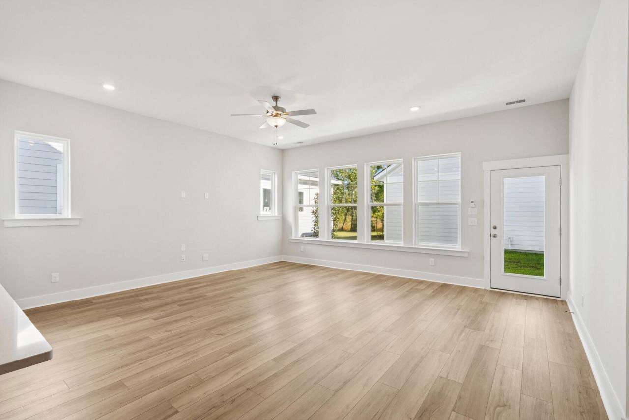 324 Trailmore Lane Photo 9