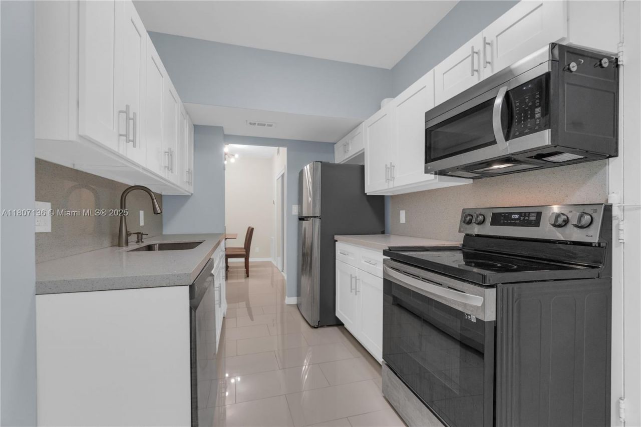 4400 Hillcrest Dr, Unit 107A, Hollywood, FL 33021 Photo