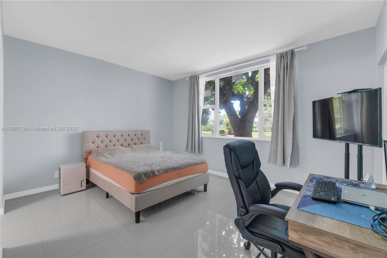 4400 Hillcrest Dr, Unit 107A, Hollywood, FL 33021 Photo