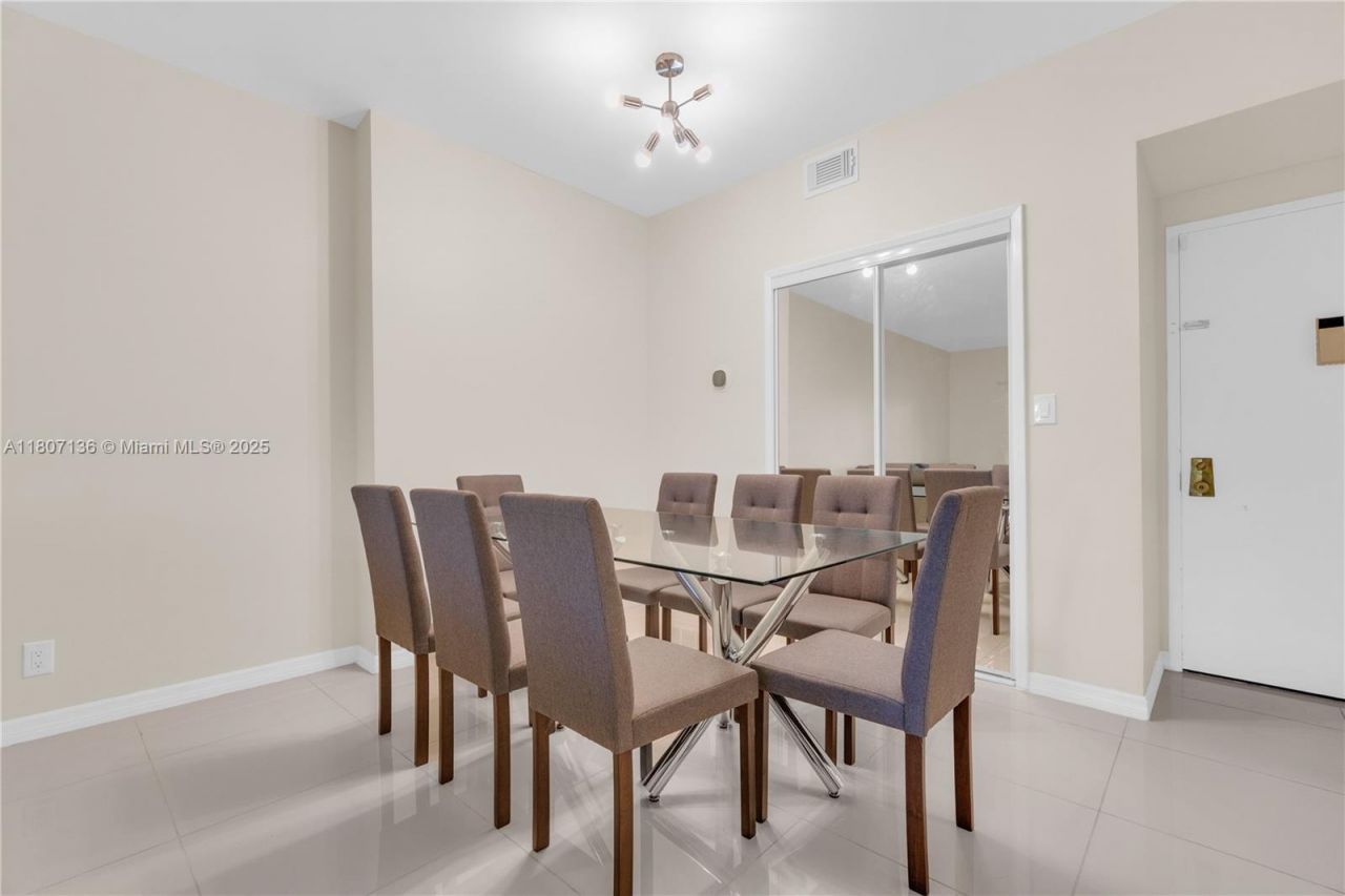 4400 Hillcrest Dr, Unit 107A, Hollywood, FL 33021 Photo