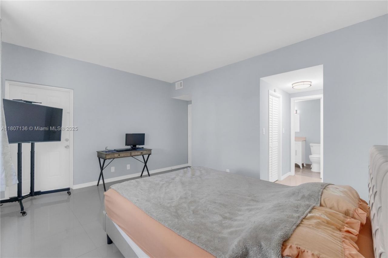 4400 Hillcrest Dr, Unit 107A, Hollywood, FL 33021 Photo