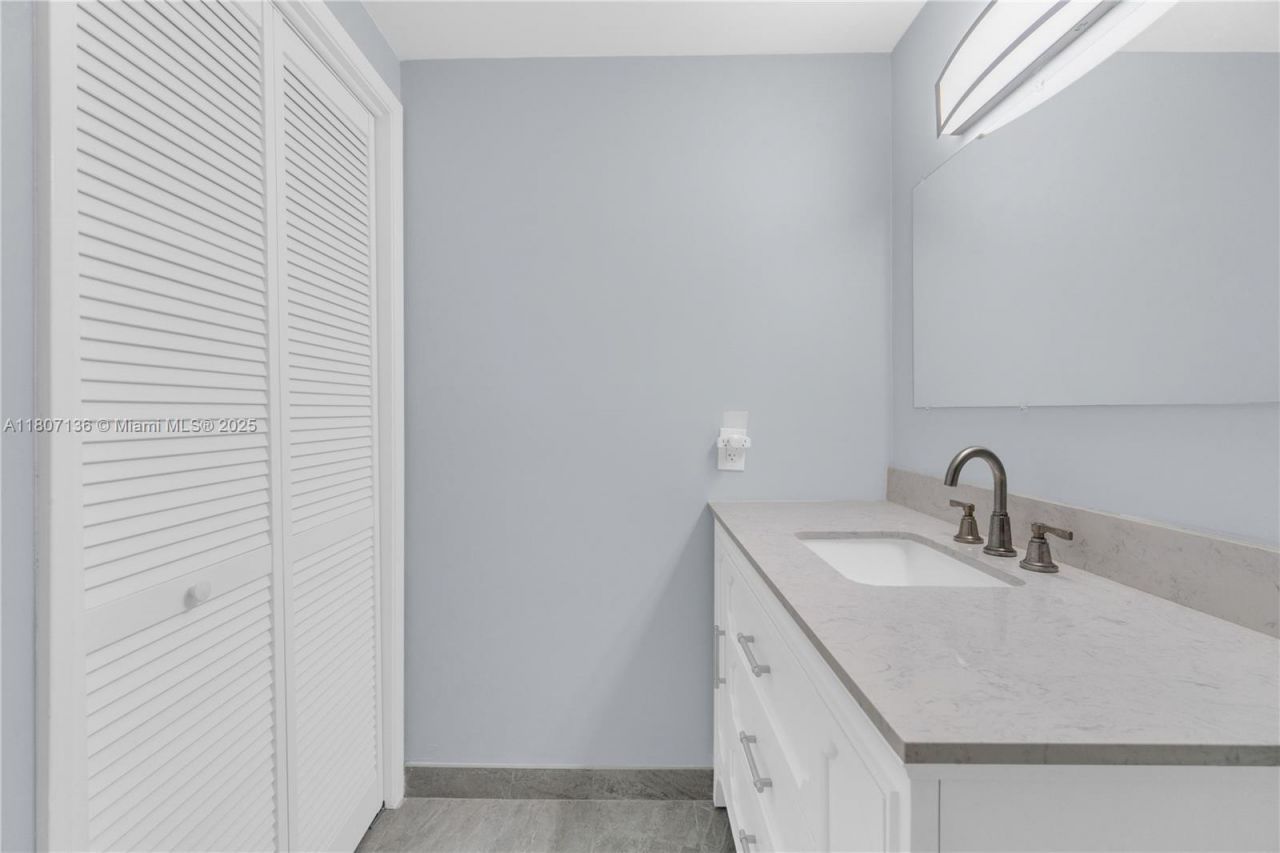 4400 Hillcrest Dr, Unit 107A, Hollywood, FL 33021 Photo